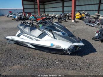  Salvage Yamaha Waverunner