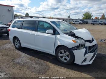  Salvage Toyota Sienna