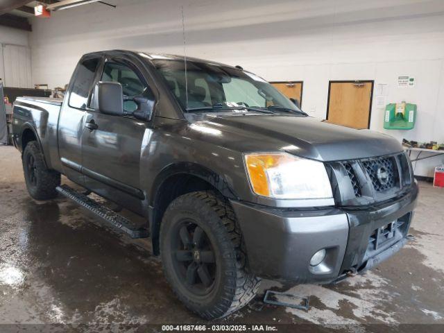  Salvage Nissan Titan