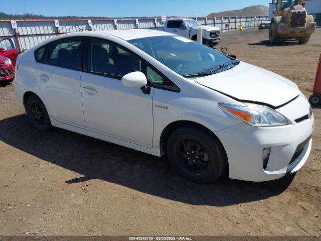  Salvage Toyota Prius