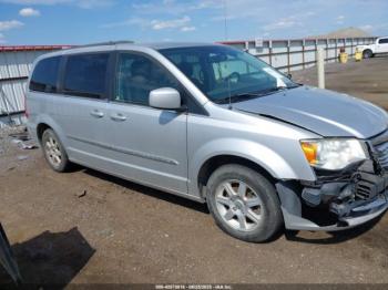  Salvage Chrysler Town & Country