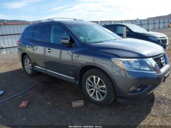  Salvage Nissan Pathfinder