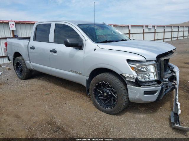  Salvage Nissan Titan
