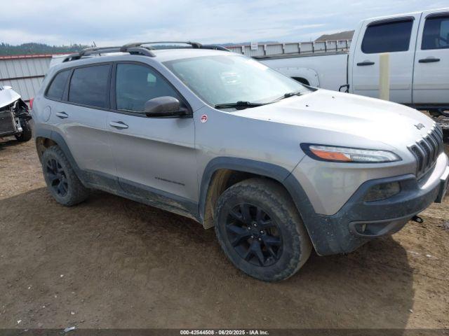  Salvage Jeep Cherokee