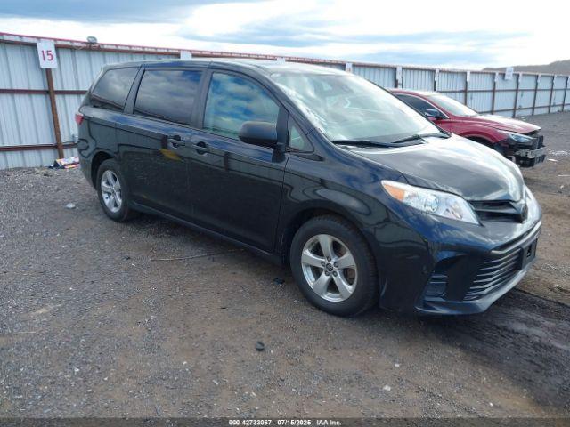  Salvage Toyota Sienna