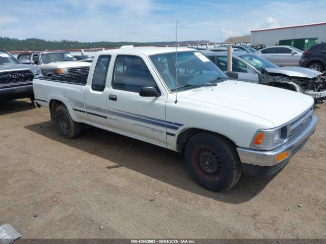  Salvage Toyota Pickup