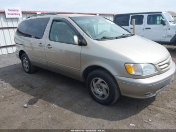  Salvage Toyota Sienna