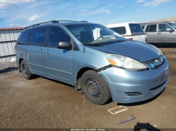  Salvage Toyota Sienna