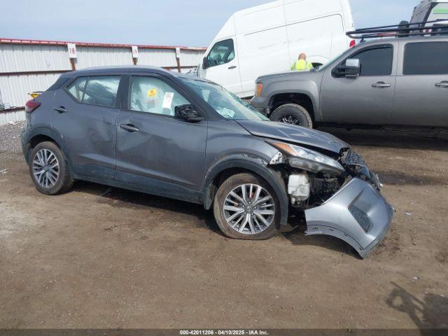  Salvage Nissan Kicks