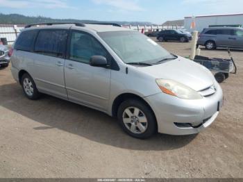  Salvage Toyota Sienna