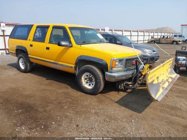  Salvage GMC Suburban