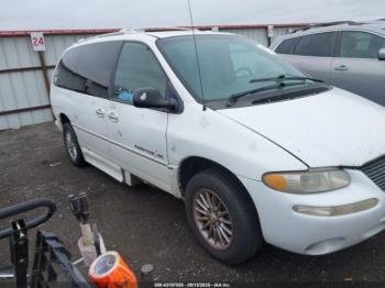  Salvage Chrysler Town & Country
