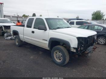  Salvage Chevrolet Silverado 2500