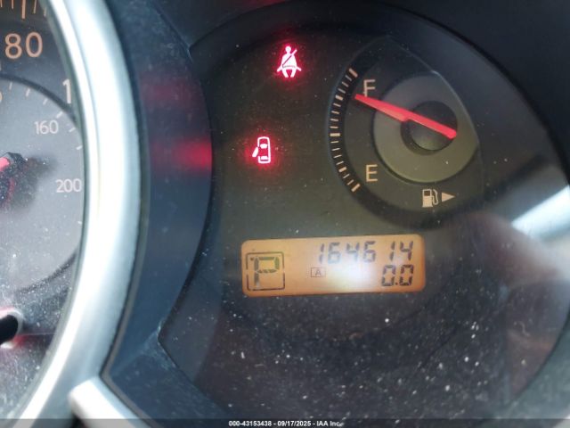 Nissan Versa 1.8s Image 9