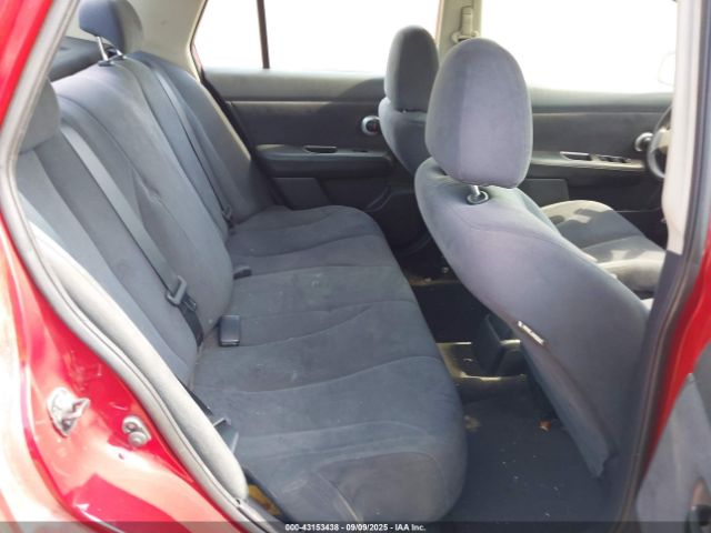 Nissan Versa 1.8s Image 8
