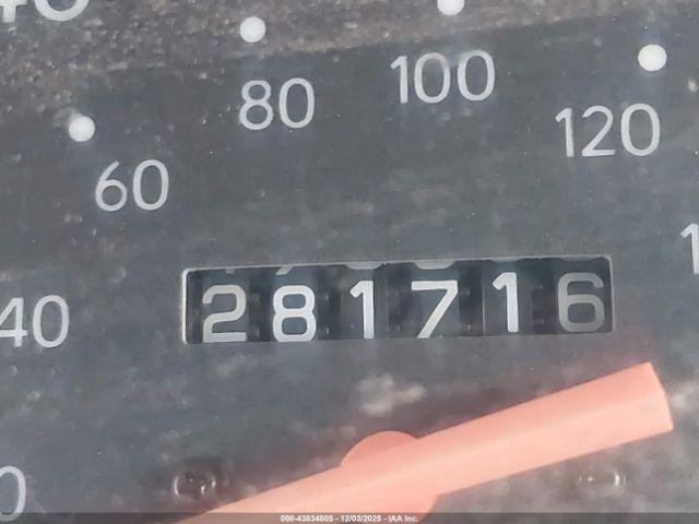 Toyota Tacoma Image 8