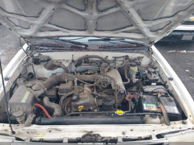 Toyota Tacoma Image 10