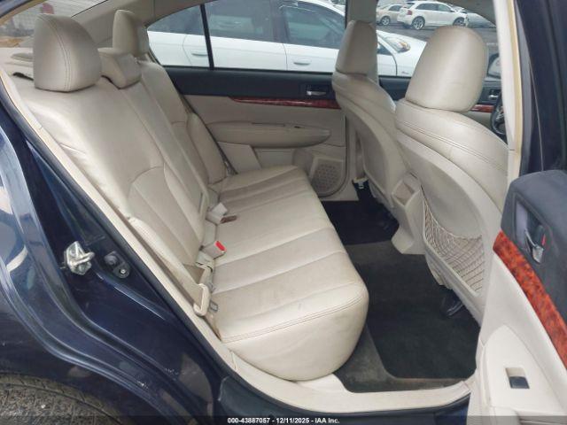 Subaru Legacy 2.5i Limited Image 8