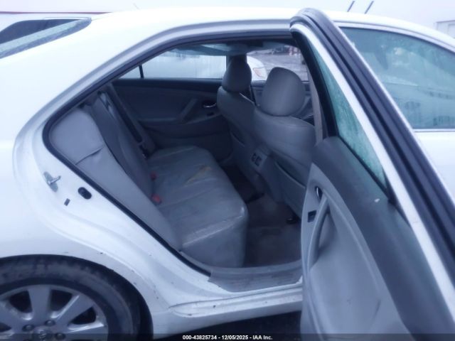 Toyota Camry Image 12