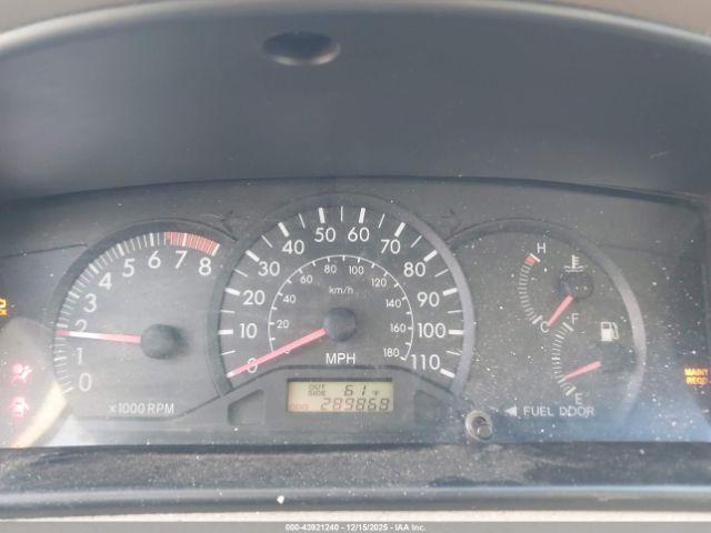 Toyota Corolla Ce Image 6