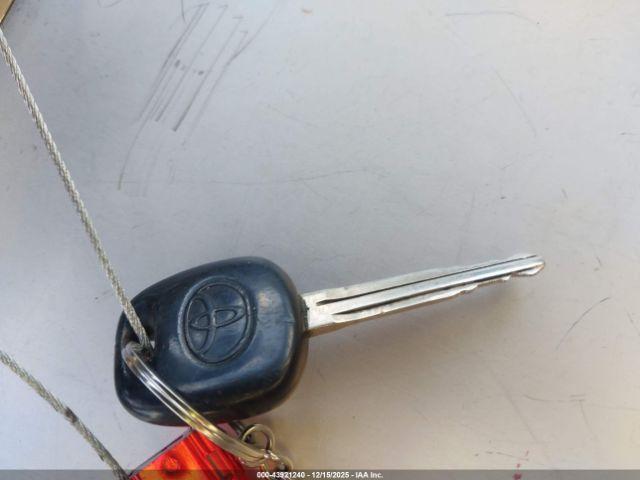 Toyota Corolla Ce Image 12