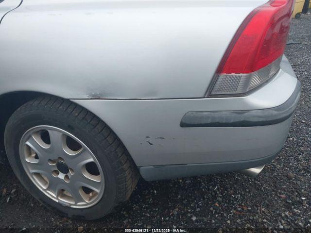 Volvo S60 T5 Image 10