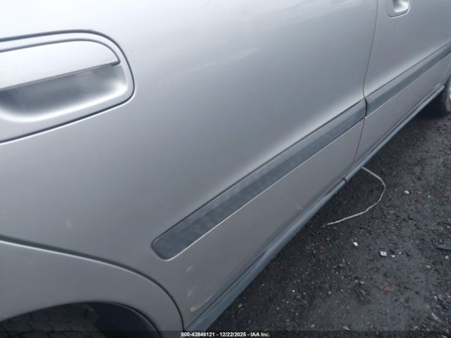 Volvo S60 T5 Image 11