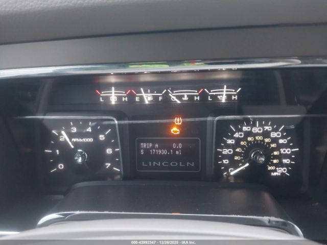 Lincoln Navigator Image 9