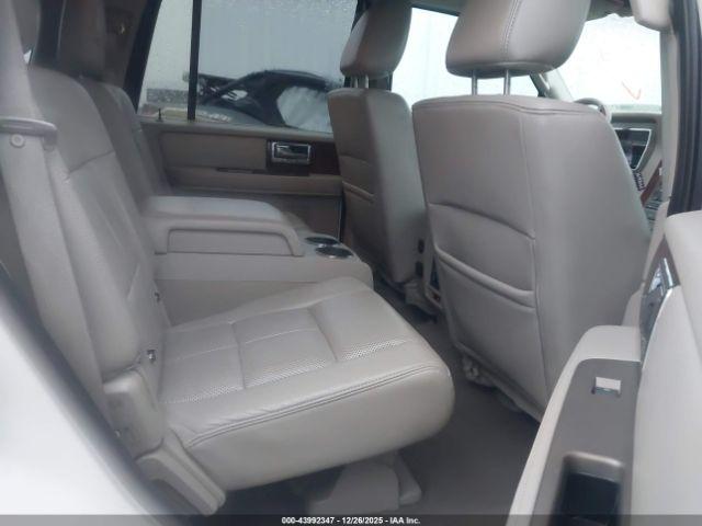Lincoln Navigator Image 15