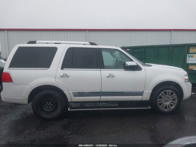 Lincoln Navigator Image 13