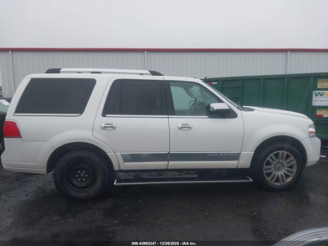 Lincoln Navigator Image 13