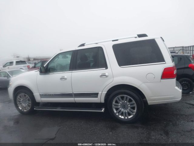 Lincoln Navigator Image 11