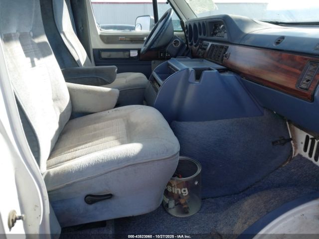 Dodge Ram Van B350 Image 3