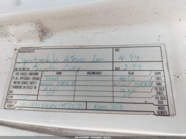 Dodge Ram Van B350 Image 11