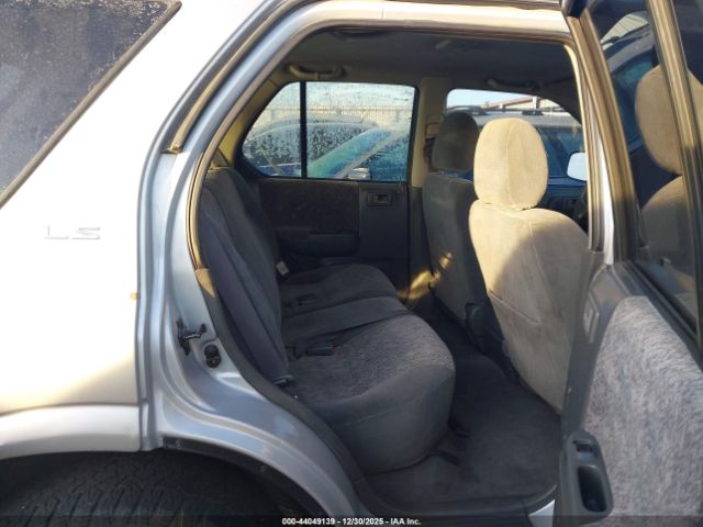 Isuzu Rodeo Image 12