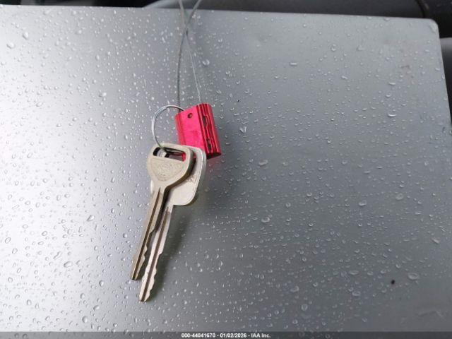 Toyota Camry Le Image 13