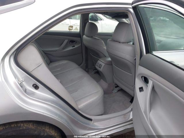 Toyota Camry Image 8