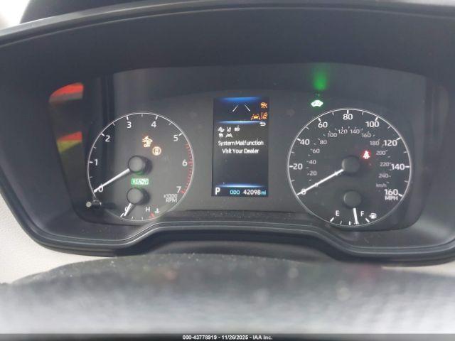 Toyota Corolla Hybrid Le Image 10