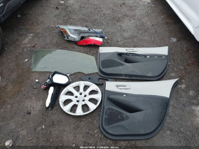 Toyota Corolla Hybrid Le Image 2