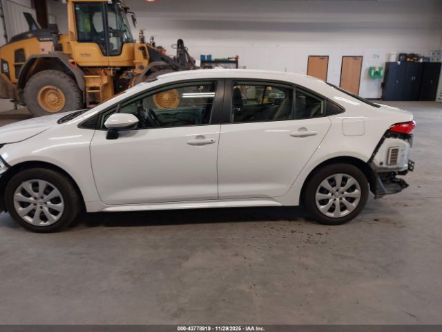 Toyota Corolla Hybrid Le Image 17