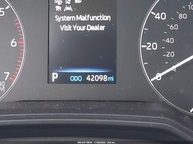 Toyota Corolla Hybrid Le Image 13