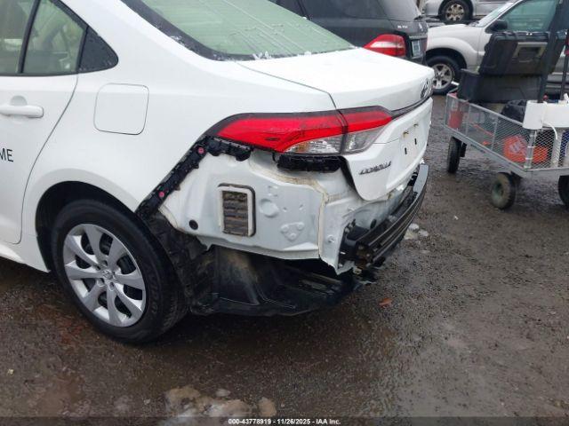 Toyota Corolla Hybrid Le Image 14