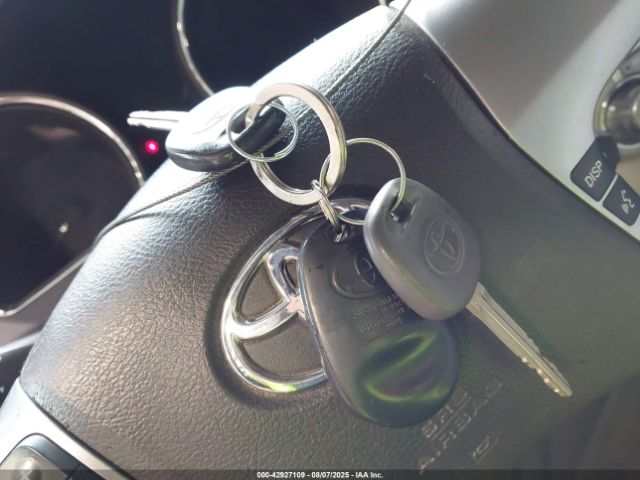 Toyota Highlander Base V6 Image 10