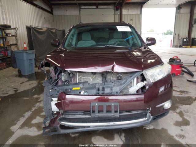 Toyota Highlander Base V6 Image 12