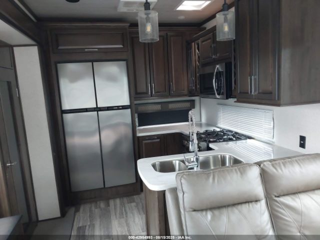 Dutchmen Yukon Image 13