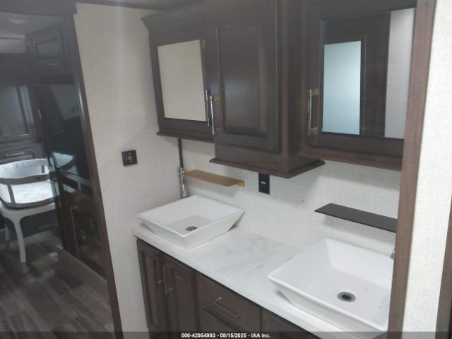 Dutchmen Yukon Image 5