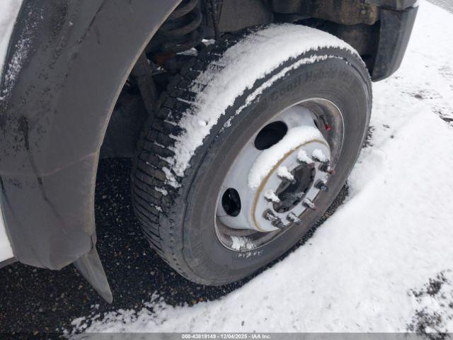 Ford F-550 Xl Image 8