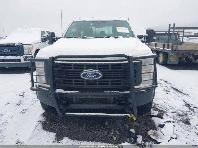 Ford F-550 Xl Image 16