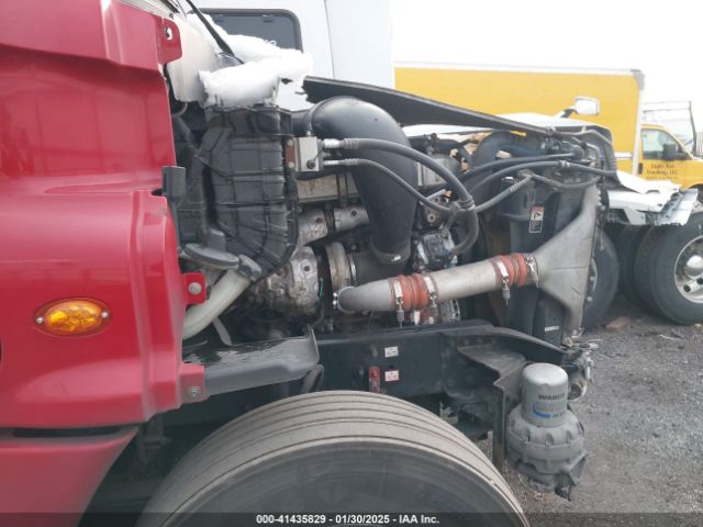 Freightliner Cascadia 125 Image 15