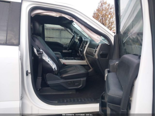 Ford F-350 Lariat Image 3